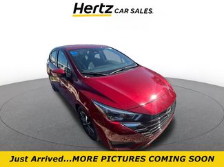 Used 2025 Nissan Versa SV video 1