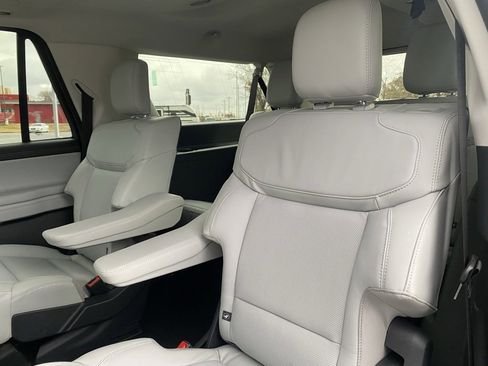 New 2026 Ford Expedition Max Platinum w/ Driver's Package image 29