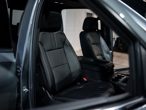 Used 2021 Chevrolet Silverado 1500 High Country image 35