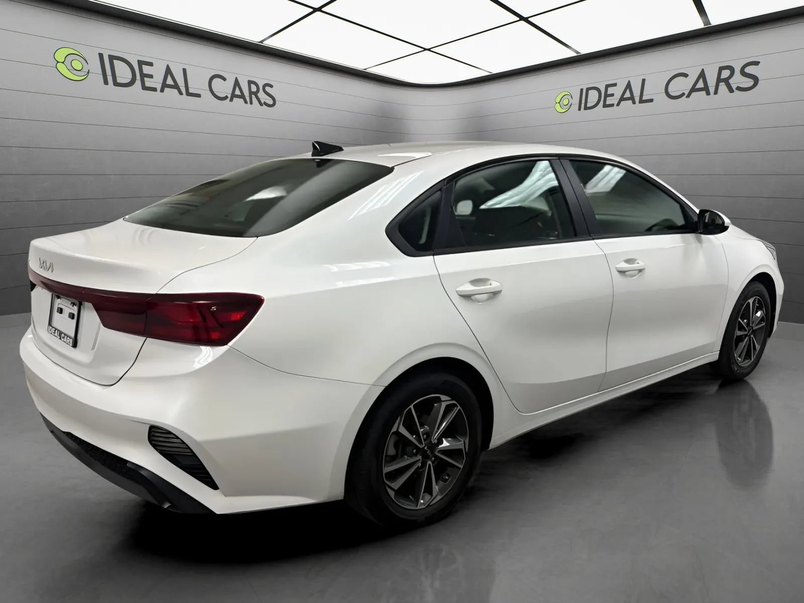 Used 2023 Kia Forte LXS FWD image 5