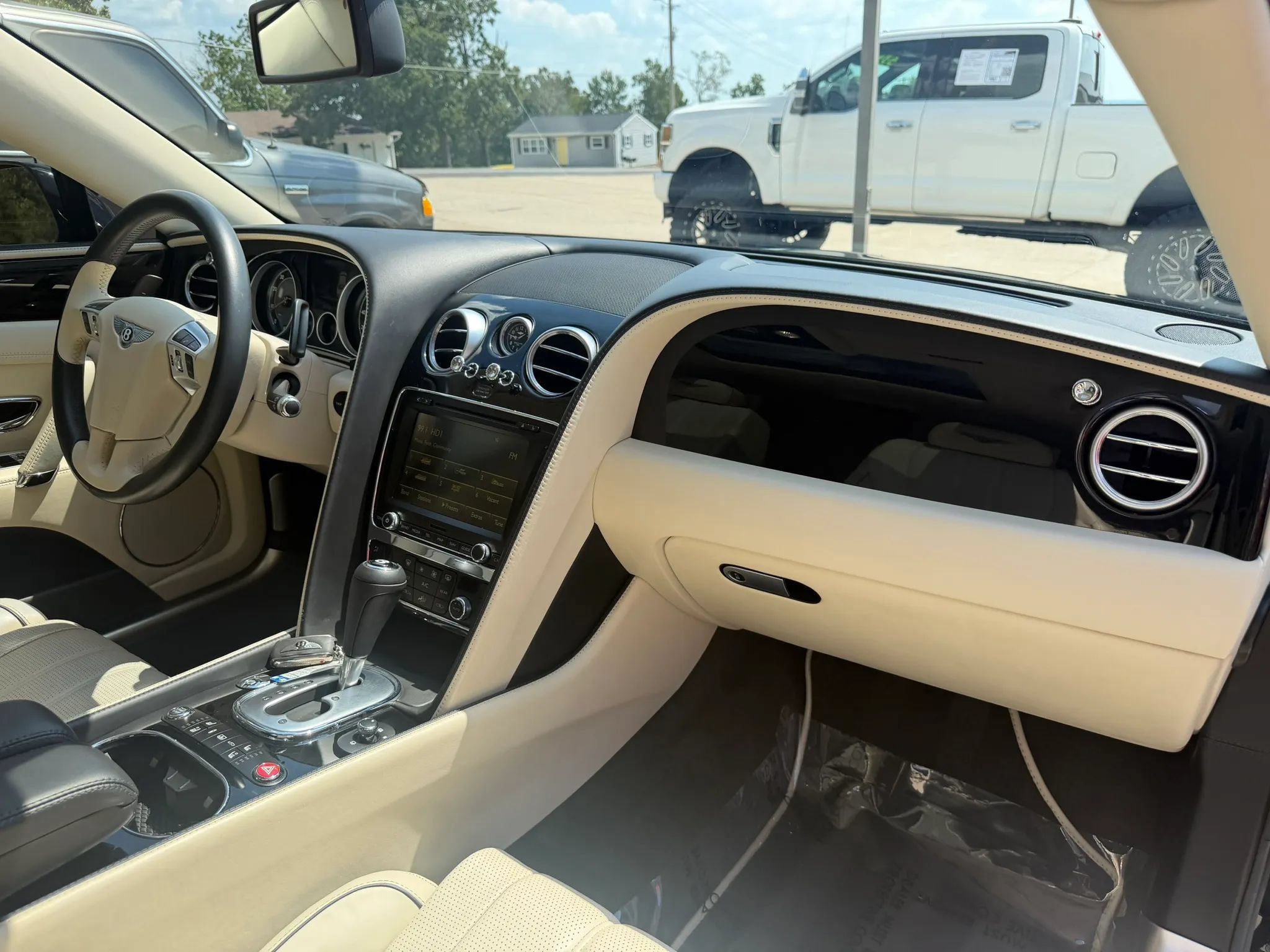 Used 2015 Bentley Flying Spur V8 AWD/4WD image 53