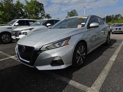 Used 2022 Nissan Altima 2.5 SV
