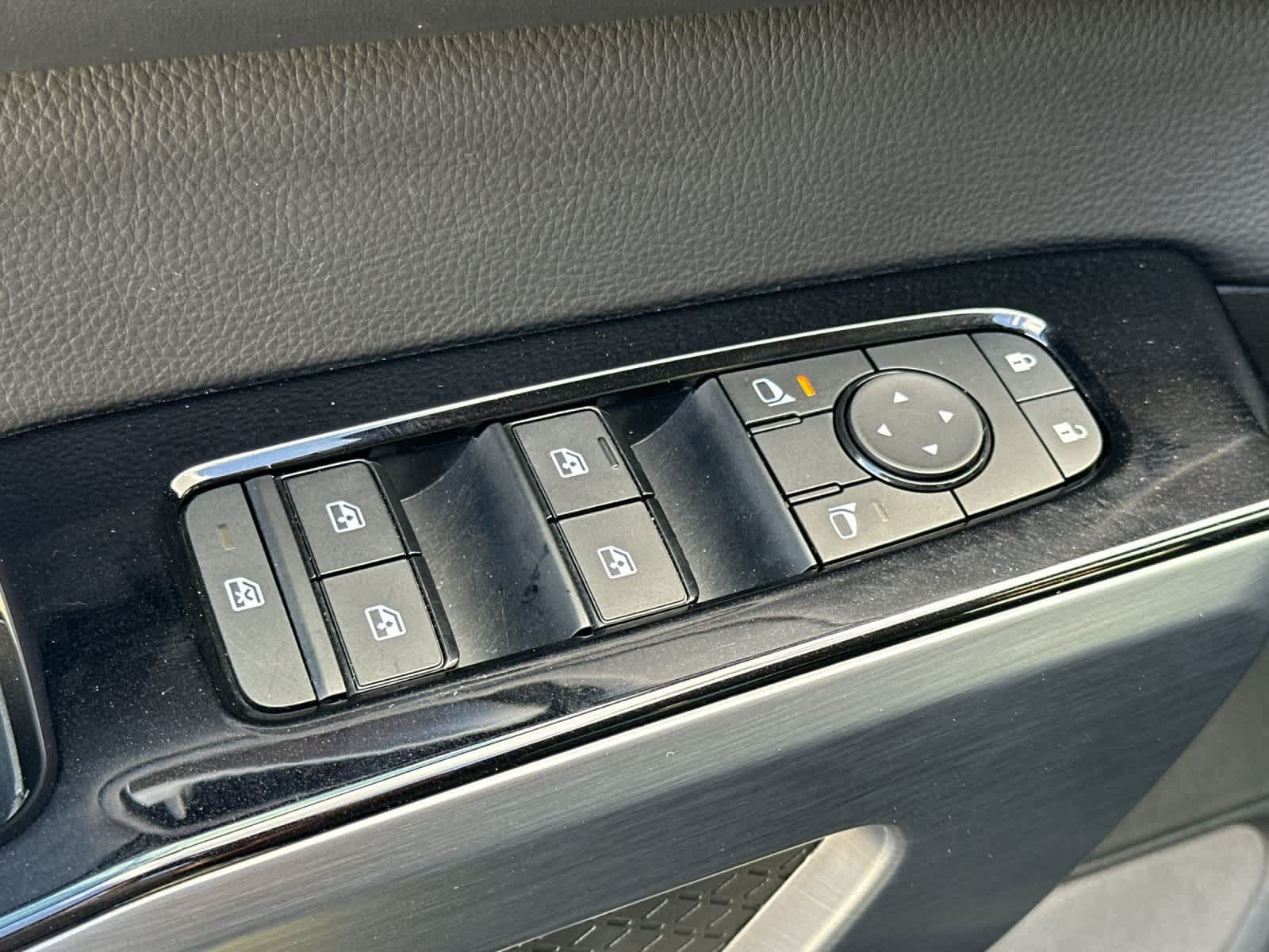 Used 2026 Nissan Pathfinder SL FWD image 14