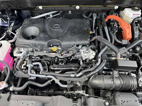 Used 2024 Toyota Venza Limited image 13