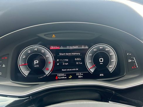 Used 2023 Audi Q7 2.0T Premium w/ Towing Package AWD/4WD image 25