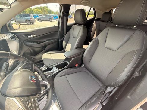 Used 2025 Buick Encore GX Preferred AWD/4WD image 12