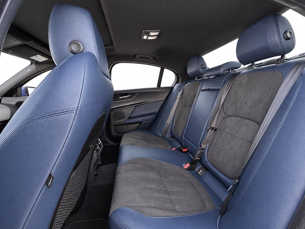 Used 2018 Jaguar XE S AWD/4WD image 14