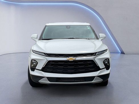 Used 2024 Chevrolet Blazer LT FWD image 2