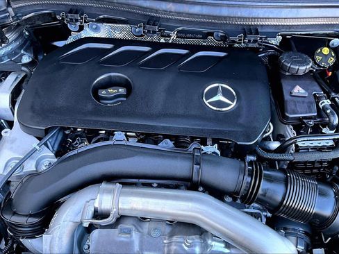 Used 2025 Mercedes-Benz GLA 250 image 33