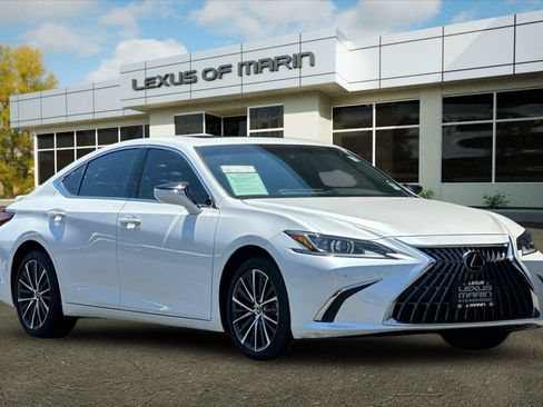 Used 2025 Lexus ES 300h w/ Premium Package FWD image 6