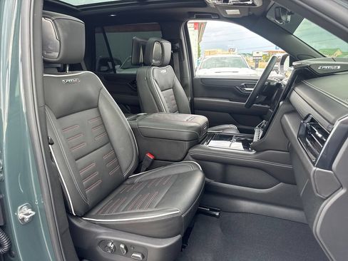 Used 2026 GMC Yukon AT4 Ultimate w/ LPO, Illumination Package AWD/4WD image 11