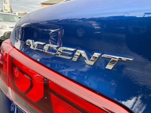 Used 2021 Hyundai Accent SE FWD image 4