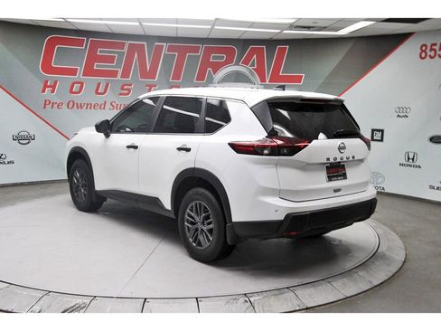 Used 2025 Nissan Rogue S FWD image 4