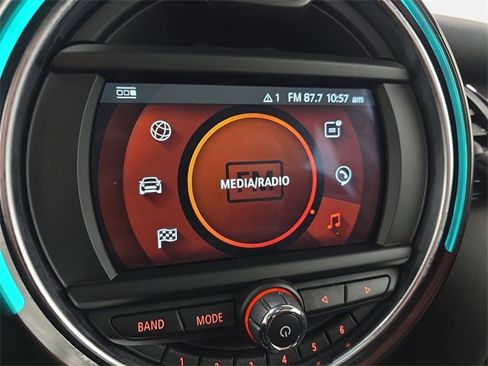 Used 2021 MINI Cooper 4-Door Hardtop w/ 6.5" Touchscreen Package image 20