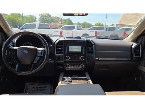Used 2018 Ford Expedition Limited RWD image 21