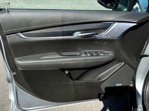 Used 2024 Cadillac XT6 Sport image 23