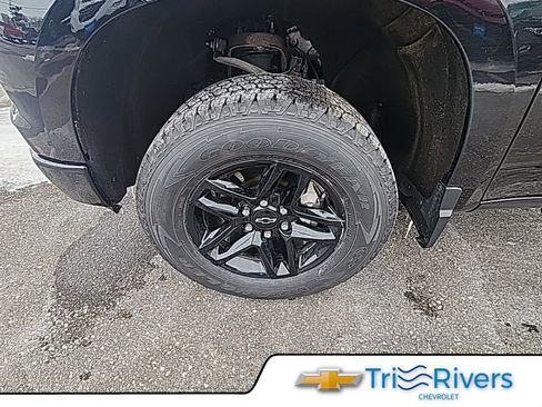 Used 2024 Chevrolet Silverado 1500 LT Trail Boss AWD/4WD image 9