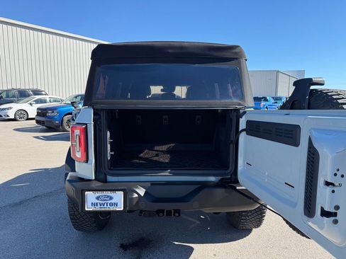 Used 2023 Ford Bronco Wildtrak image 38