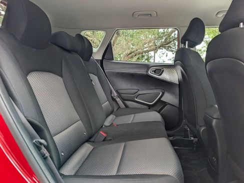 Used 2025 Kia Soul S image 19