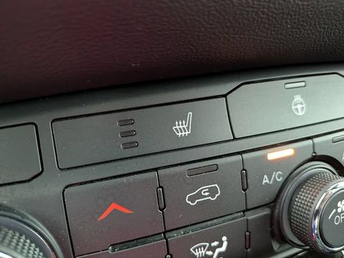 Used 2025 Dodge Durango GT AWD/4WD image 9