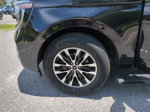 Used 2025 Ford Expedition Platinum AWD/4WD image 36