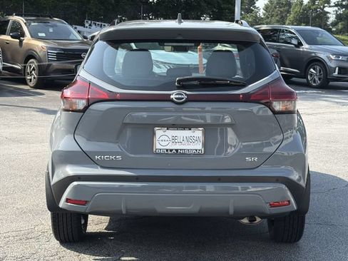 Used 2022 Nissan Kicks SR w/ Premium Package FWD image 4
