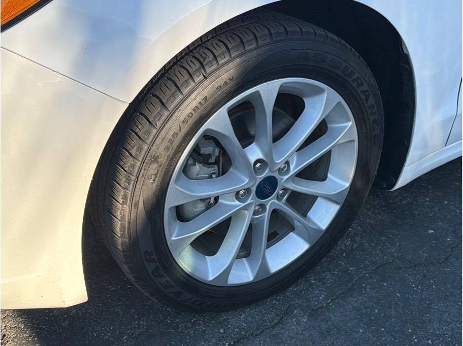 Used 2020 Ford Fusion SE FWD image 30