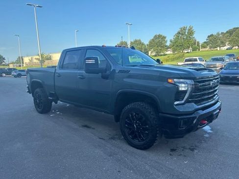 Used 2025 Chevrolet Silverado 3500 LT w/ Trail Boss Package AWD/4WD image 6