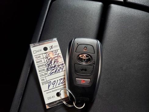 Used 2024 Toyota GR86 Premium image 31