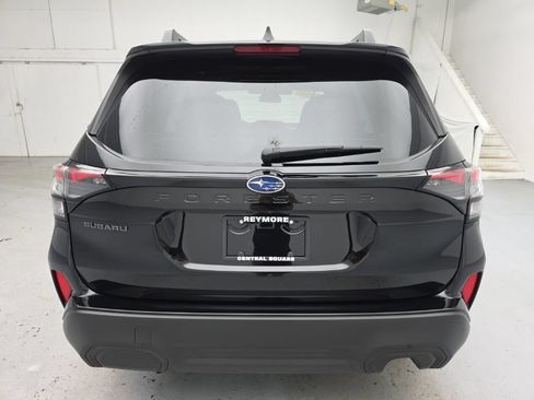 Used 2025 Subaru Forester Premium AWD/4WD image 10