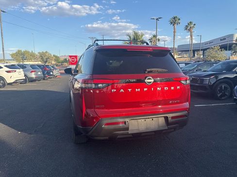Used 2024 Nissan Pathfinder SV AWD/4WD image 10