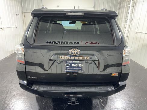 Used 2023 Toyota 4Runner 40th Anniversary SE AWD/4WD image 40
