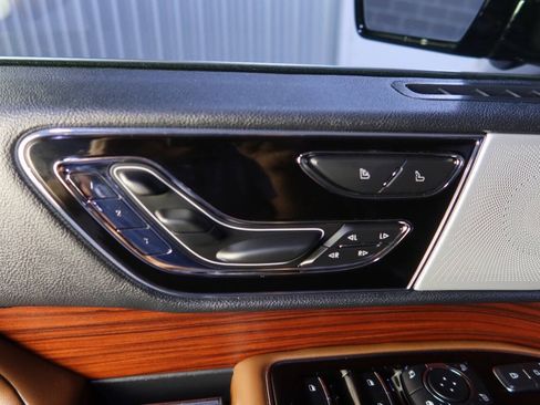 Used 2024 Lincoln Navigator Reserve AWD/4WD image 27