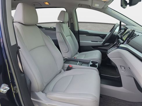 Used 2023 Honda Odyssey Touring image 10