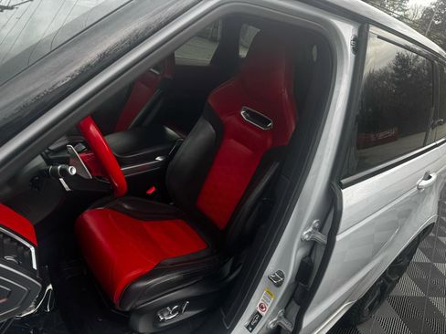 Used 2019 Land Rover Range Rover Sport SVR image 17