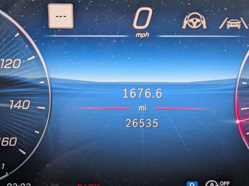 Used 2024 Mercedes-Benz E 350 4MATIC Sedan image 4