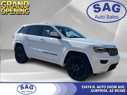 Used 2022 Jeep Grand Cherokee Laredo X image 1