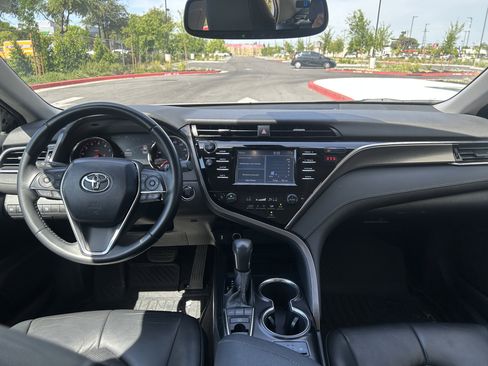 Used 2018 Toyota Camry XSE image 21