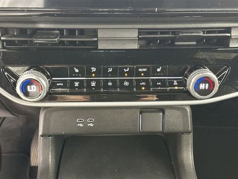 Used 2024 Honda Prologue EX image 13
