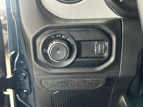 Used 2025 Jeep Wrangler Unlimited Sport AWD/4WD image 18