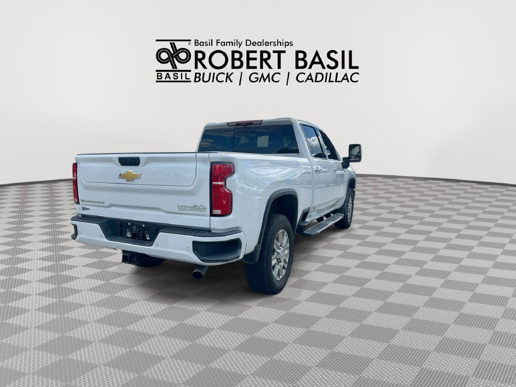 Used 2026 Chevrolet Silverado 2500 High Country w/ High Country Premium Package AWD/4WD image 8