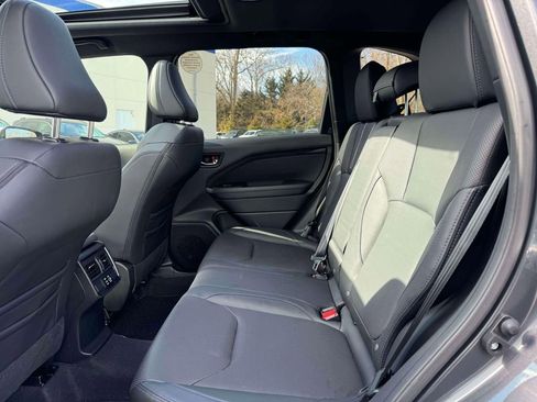 Certified 2025 Subaru Forester Limited AWD/4WD image 12