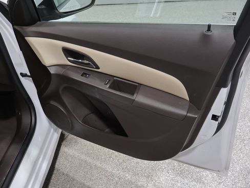 Used 2015 Chevrolet Cruze LT FWD image 23