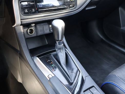 Used 2018 Toyota Corolla SE FWD image 19