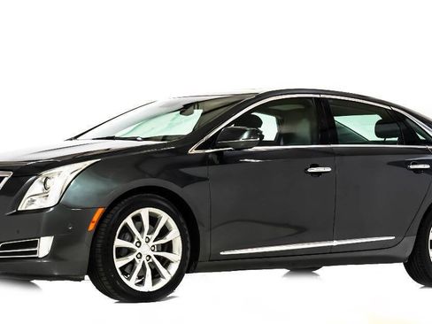 Used 2017 Cadillac XTS Luxury w/ Driver Awareness Package FWD image 2