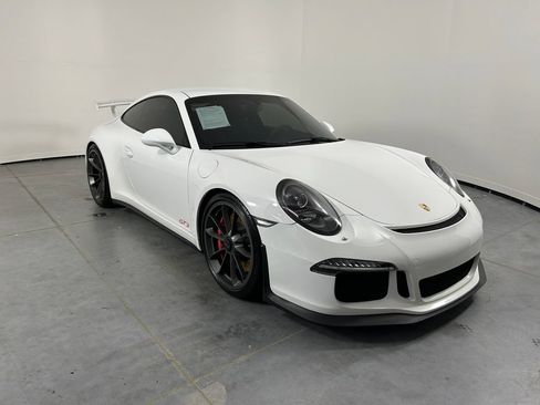 Certified 2015 Porsche 911 GT3 RWD image 9