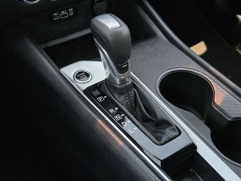 Used 2025 Nissan Altima 2.5 SV FWD image 19
