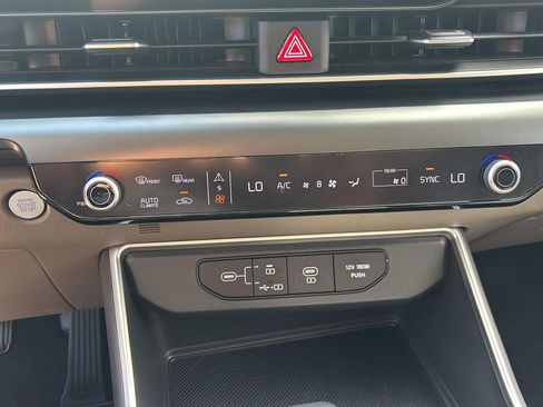 Certified 2026 Kia Carnival FWD image 19