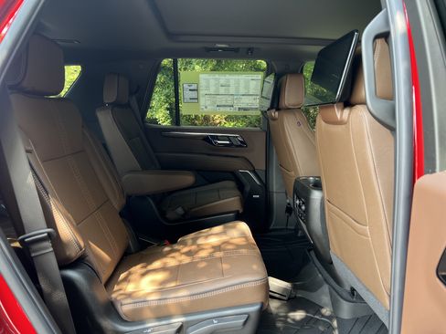 New 2026 Chevrolet Tahoe High Country AWD/4WD image 35