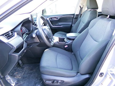 Used 2022 Toyota RAV4 XLE w/ Convenience Package FWD image 13